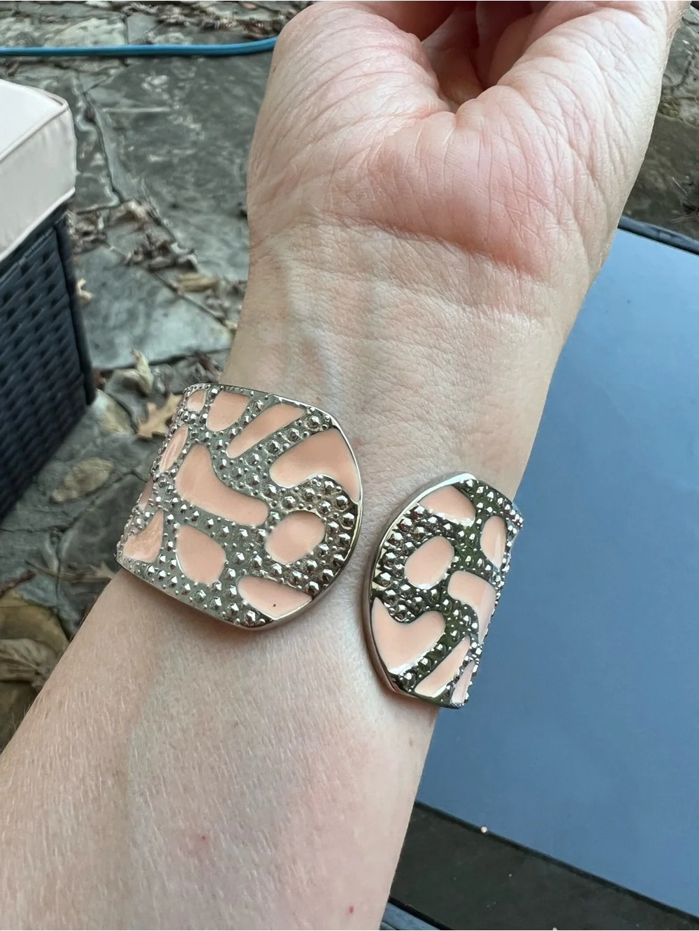 Vintage Y2K Quartz Bracelet Watch in Blush Pink and Silver